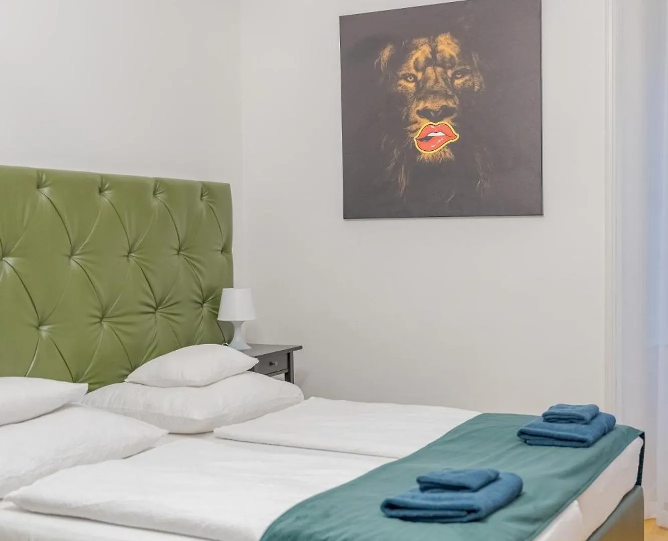 Faces Of Jungle - Funky Design In Vibrant Centre Apartment Budapest 0*,