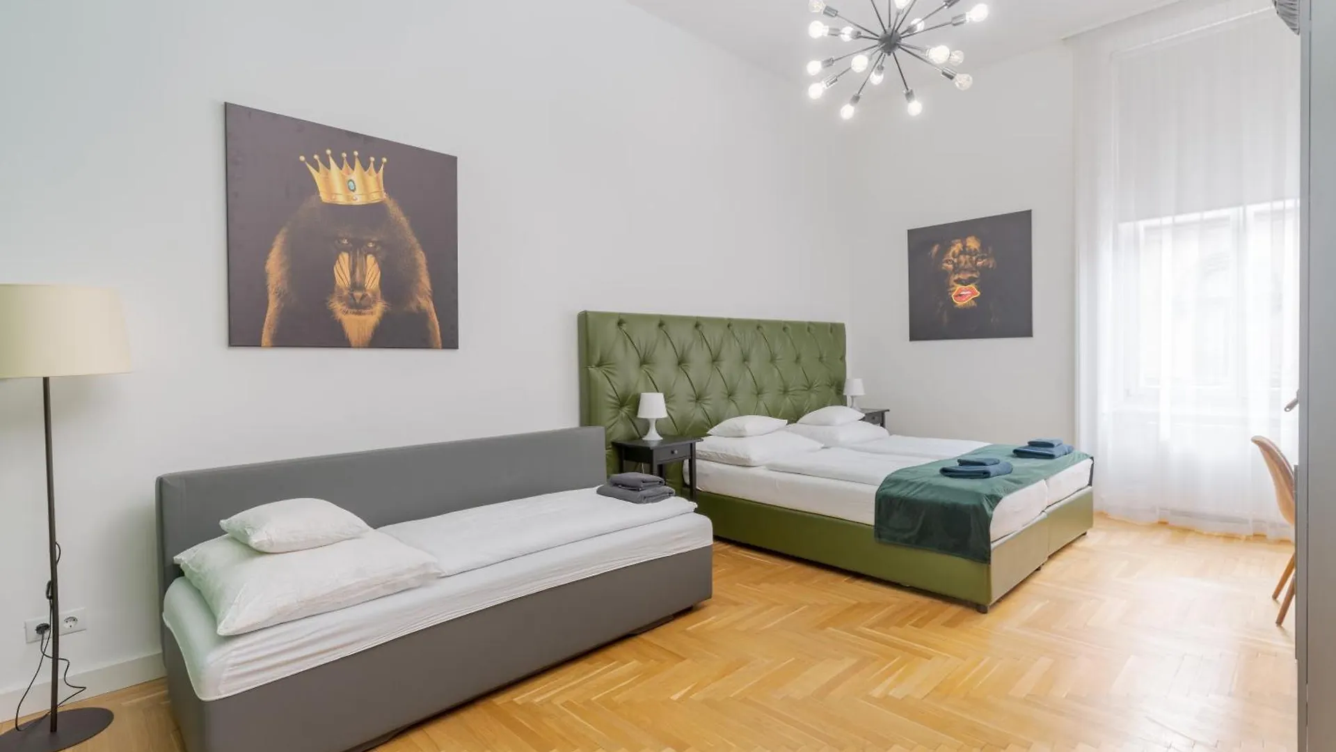 Faces Of Jungle - Funky Design In Vibrant Centre Apartment Budapest Hungary